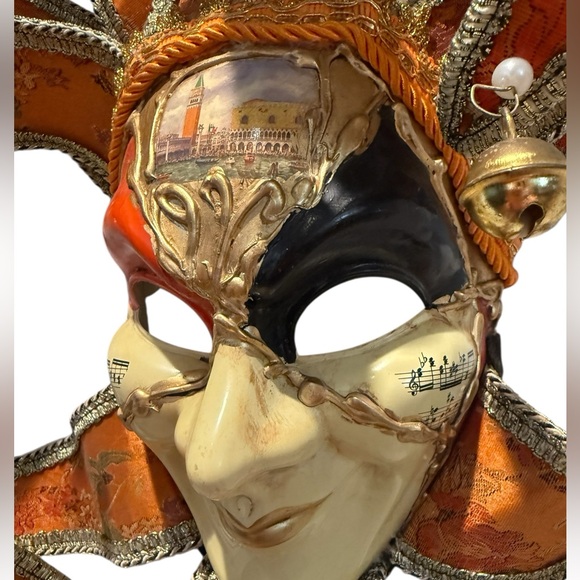 Masquerade Mardi grass Vintage Mask - Picture 3 of 6